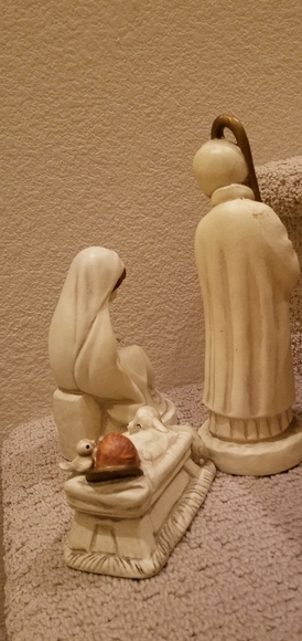 Nativity Set - Picture 2 of 5